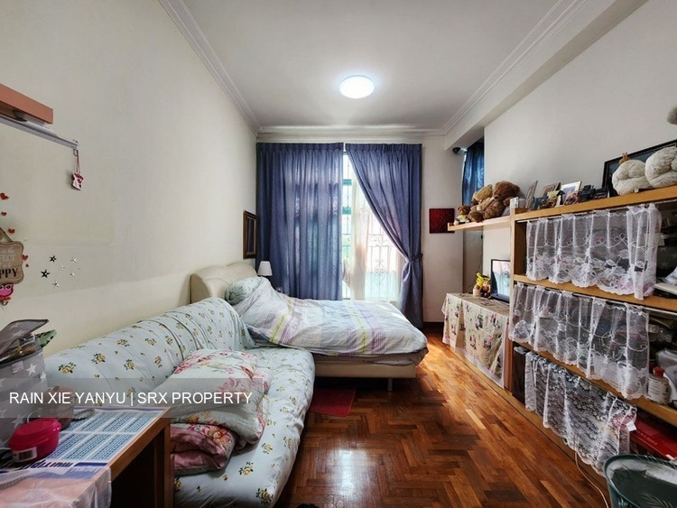 Charlton 18 (D19), Terrace #529537551